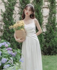 後宮花園裡的白色長裙 - Image 3