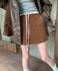 配邊抽繩繫帶短裙 - Image 2