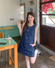 牛仔排扣口袋短裙 - Image 2