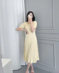 後繫帶百褶長裙