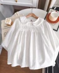 (Defect) 蕾絲工藝娃娃領寬上衣 - Image 8