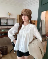 (Defect) 蕾絲工藝娃娃領寬上衣 - Image 2