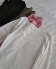 素色直條紋圓弧上衣 - Image 10