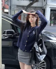 小熊刺繡麻花上衣外套 - Image 4