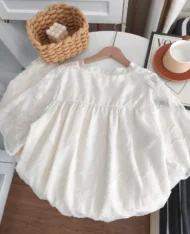 [預購補貨中] 中式荷葉V領緹花上衣 - Image 10