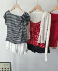 斜露肩側綁帶條紋上衣 - Image 8