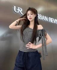 斜露肩側綁帶條紋上衣 - Image 2