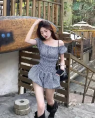 一字領格紋連體短褲 - Image 2