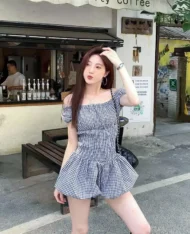 一字領格紋連體短褲 - Image 4