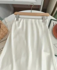 光澤質感緞面魚尾半長裙** - Image 15