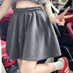 鬆緊腰口袋寬短褲