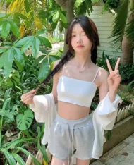 細肩帶胸墊短背心 - Image 2