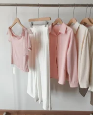 芭蕾風斜肩蕾絲繫帶上衣 - Image 19