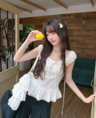 送蕾絲掛脖！波點娃娃上衣